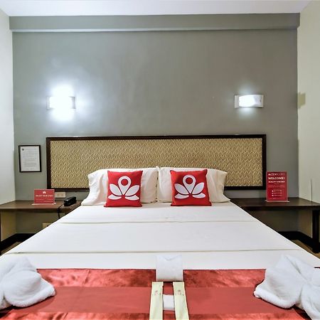 Zen Rooms Basic Aurora 파사이 외부 사진