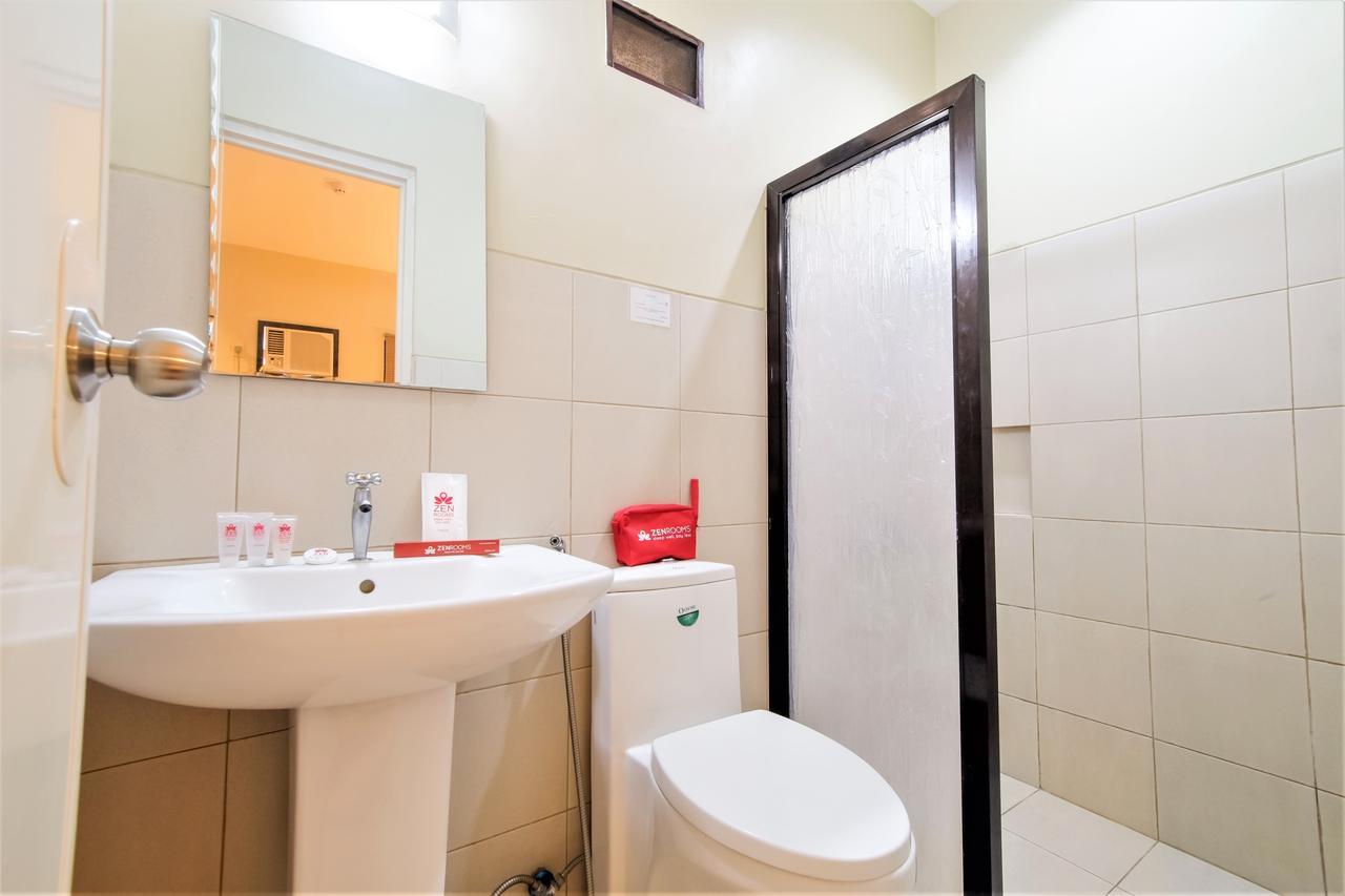 Zen Rooms Basic Aurora 파사이 외부 사진