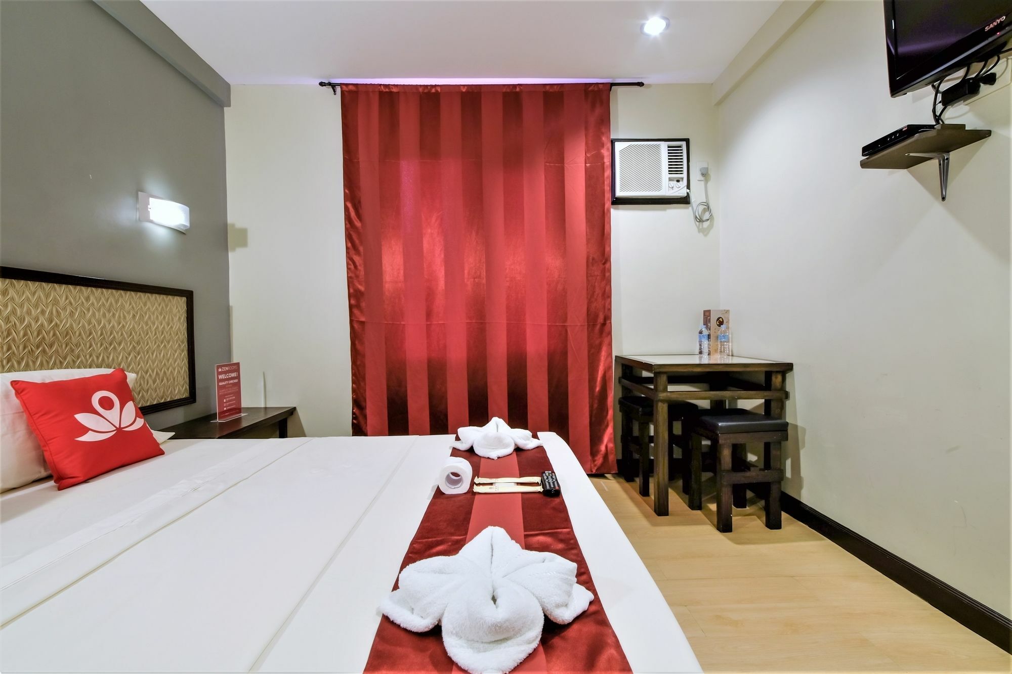Zen Rooms Basic Aurora 파사이 외부 사진