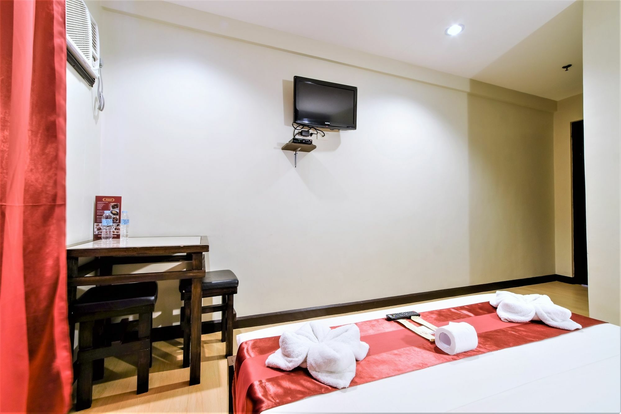 Zen Rooms Basic Aurora 파사이 외부 사진