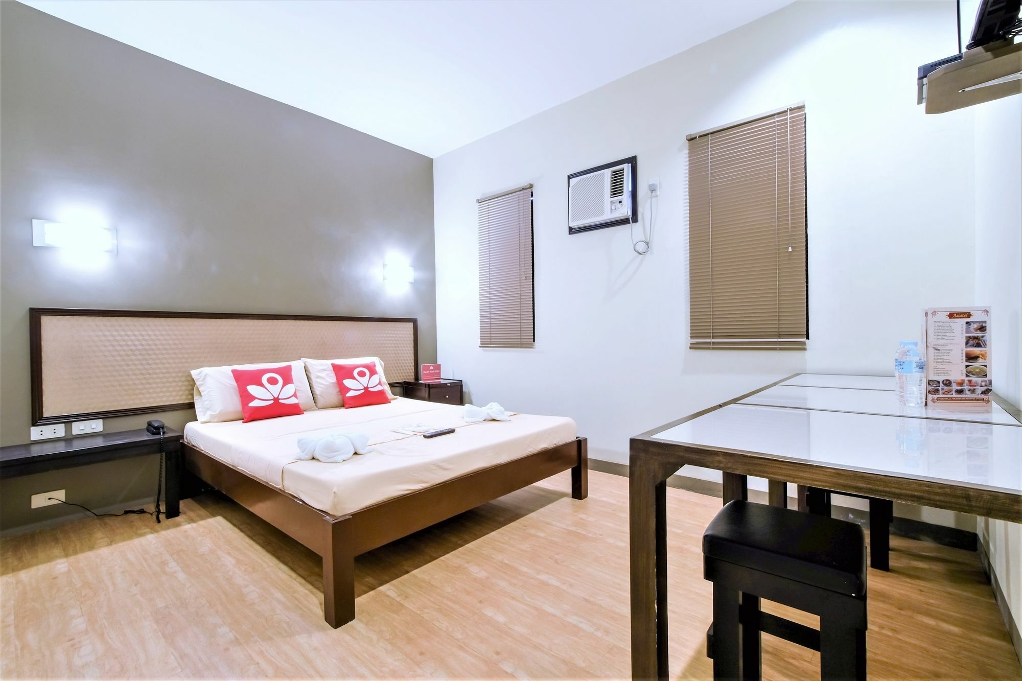 Zen Rooms Basic Aurora 파사이 외부 사진